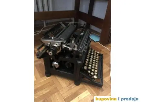 VINTAGE UNDERWOOD TYPEWRITER 1920’s - 4/9