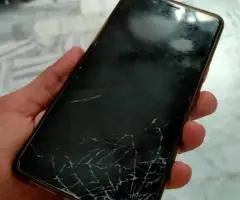 Potreban majstor za zamenu ekrana na Realme 8 Pro