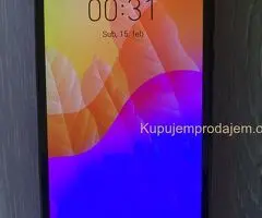 Prodajem Huawei oštećen pametni mob